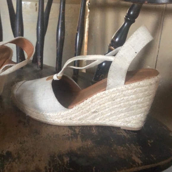 Espadrilles - Picture 3 of 3